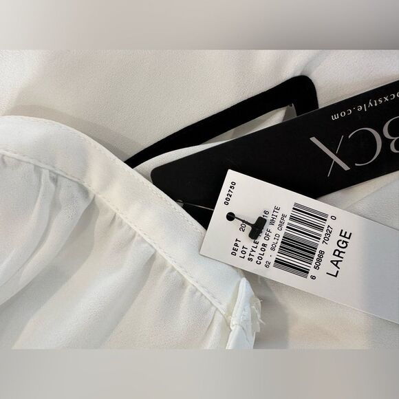 NWT BCX White and Cream Relaxed Blouse with Black Accents size medium - Picture 8 of 8